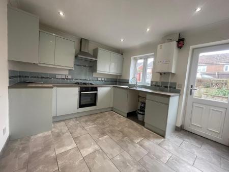 2 bedroom Terraced House to let in St Abbs Close, Victoria Dock, HU9