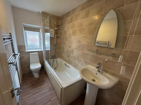 2 bedroom Terraced House to let in St Abbs Close, Victoria Dock, HU9