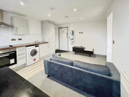 1 bedroom Flat to let in Paragon Street, City centre, Hull, HU1