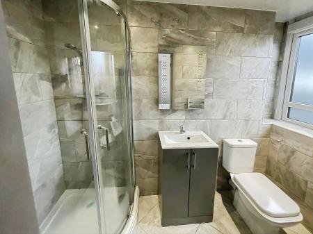 1 bedroom Flat to let in Paragon Street, City centre, Hull, HU1