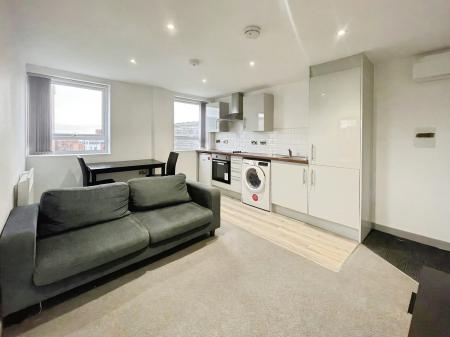1 bedroom Flat to let in Paragon Street, City centre, Hull, HU1