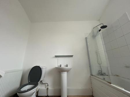 2 bedroom Terraced House to let in Division Road, Hull, HU3