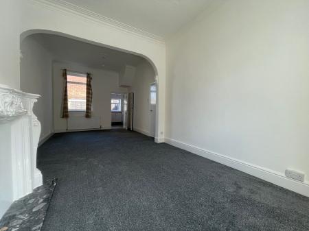 2 bedroom Terraced House to let in Division Road, Hull, HU3