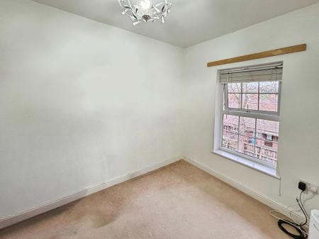 2 bedroom Flat for sale in Dunsley House, Hessle Road, Hull, HU4