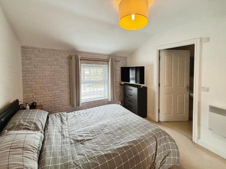 2 bedroom Flat for sale in Dunsley House, Hessle Road, Hull, HU4