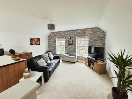 2 bedroom Flat for sale in Dunsley House, Hessle Road, Hull, HU4