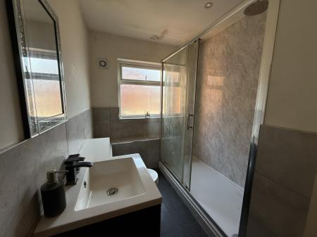 1 bedroom Flat to let in 6-8 George Street, City centre, Hull, HU1