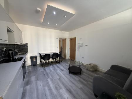 1 bedroom Flat to let in 6-8 George Street, City centre, Hull, HU1