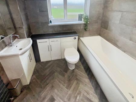 3 bedroom Semi-detached house for sale in Ellerker Rise, Willerby, HU10