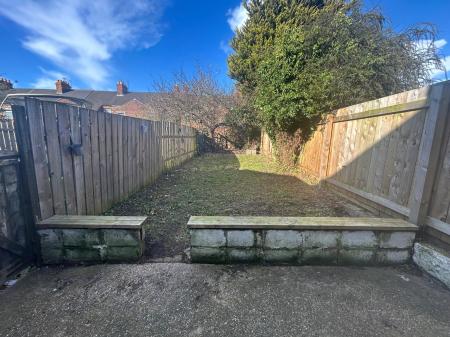 2 bedroom Terraced House to let in Sharpe Street, Hull, HU5