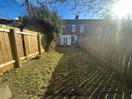 2 bedroom Terraced House to let in Sharpe Street, Hull, HU5