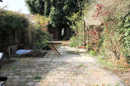 1 bedroom House share to let in De La Pole Avenue, Hull, HU3