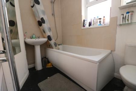 1 bedroom House share to let in De La Pole Avenue, Hull, HU3