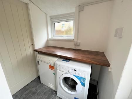 1 bedroom House share to let in De La Pole Avenue, Hull, HU3