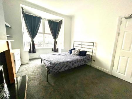 1 bedroom House share to let in De La Pole Avenue, Hull, HU3