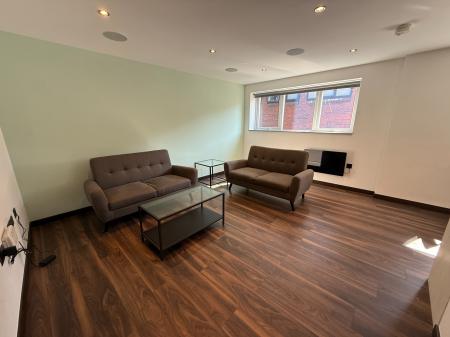 2 bedroom Flat to let in Silvester Street, City centre, Hull, HU1