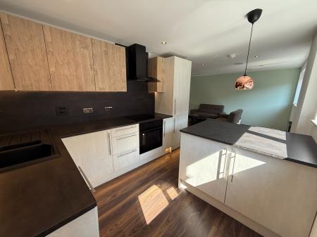 2 bedroom Flat to let in Silvester Street, City centre, Hull, HU1