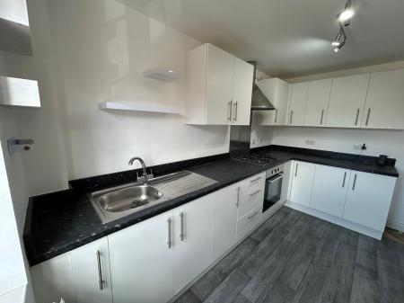 3 bedroom Town house to let in Halecroft Park, Kingswood, Hull, HU7