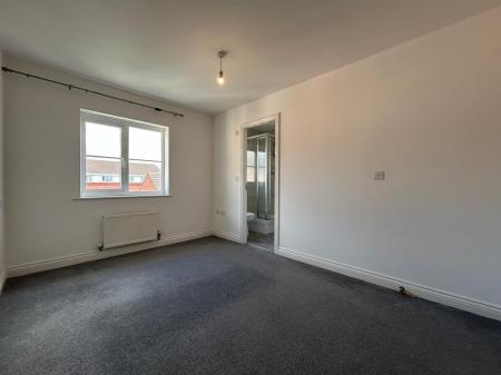 3 bedroom Town house to let in Halecroft Park, Kingswood, Hull, HU7