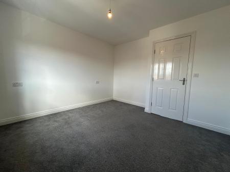 3 bedroom Town house to let in Halecroft Park, Kingswood, Hull, HU7
