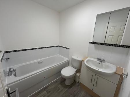 3 bedroom Town house to let in Halecroft Park, Kingswood, Hull, HU7