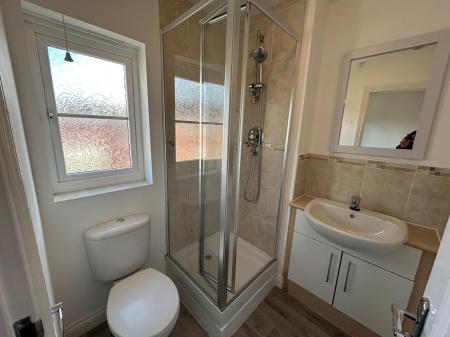 3 bedroom Town house to let in Halecroft Park, Kingswood, Hull, HU7