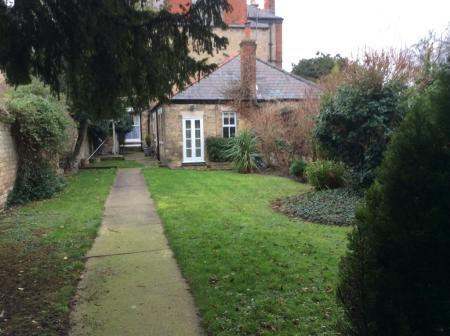 1 bedroom Flat to let in New Walk, Beverley, HU17