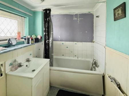 3 bedroom End of terrace house for sale in Manston garth, Hull, HU7