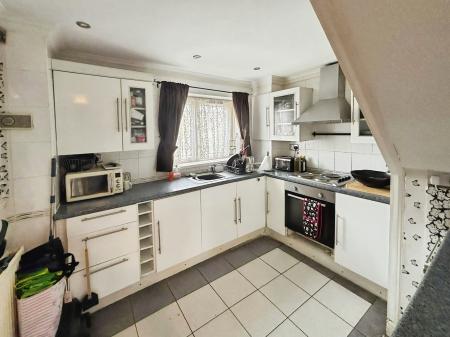 3 bedroom End of terrace house for sale in Manston garth, Hull, HU7