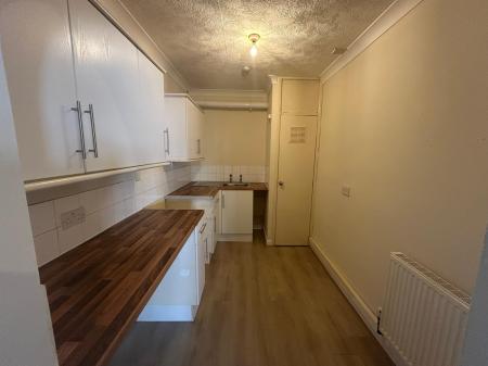 1 bedroom Flat to let in Sandringham Court, Sandringham Street, Hull, HU3