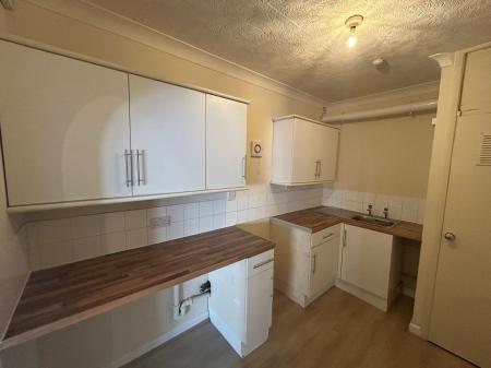 1 bedroom Flat to let in Sandringham Court, Sandringham Street, Hull, HU3