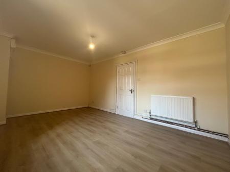 1 bedroom Flat to let in Sandringham Court, Sandringham Street, Hull, HU3