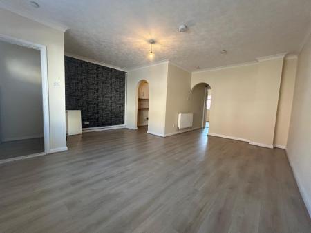 1 bedroom Flat to let in Sandringham Court, Sandringham Street, Hull, HU3