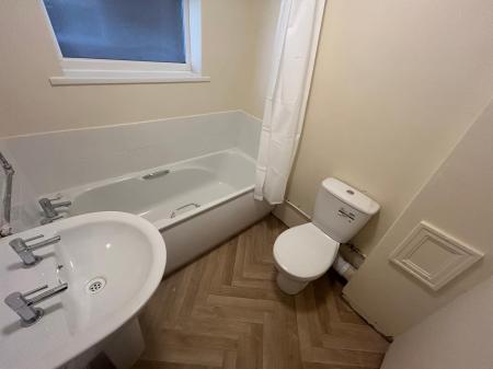 1 bedroom Flat to let in Sandringham Court, Sandringham Street, Hull, HU3