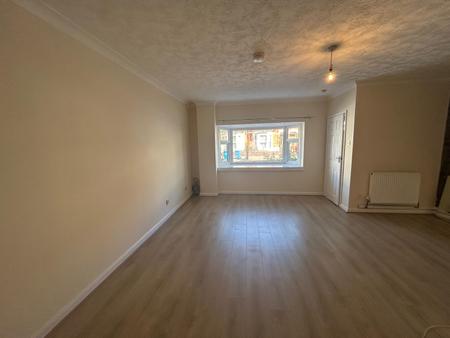 1 bedroom Flat to let in Sandringham Court, Sandringham Street, Hull, HU3