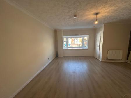 1 bedroom Flat to let in Sandringham Court, Sandringham Street, Hull, HU3