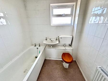 3 bedroom Terraced House for sale in Reigate Close, Hull, HU8