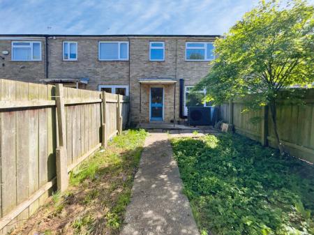 3 bedroom Terraced House for sale in Reigate Close, Hull, HU8