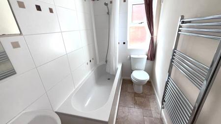 4 bedroom Detached house to let in Poplars Way, Beverley, HU17