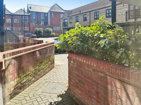 2 bedroom Flat for sale in Queen Street, City centre, Hull, HU1