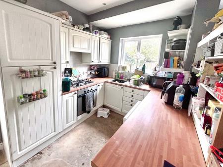 3 bedroom Semi-detached house for sale in Anlaby Park Road South, Hull, HU4