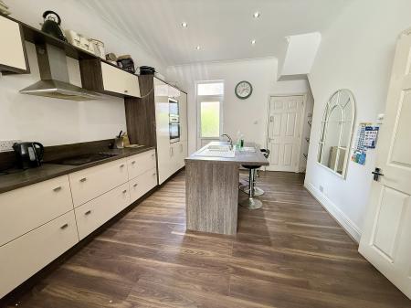 1 bedroom House share to let in Belvoir Street, Hull, HU5