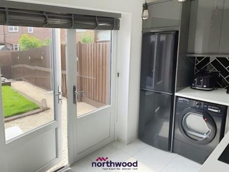 2 bedroom Town house to let in Council Avenue, Hull, HU4