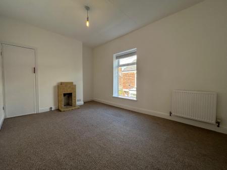2 bedroom Terraced House to let in Holyrood Avenue, Spring Bank West, HU3, Hull, HU3