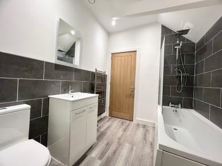 1 bedroom Flat to let in 33 Lowgate, City centre, Hull, HU1