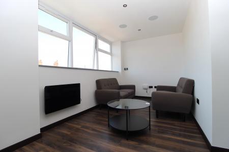 2 bedroom Flat to let in Silvester Street, City centre, Hull, HU1