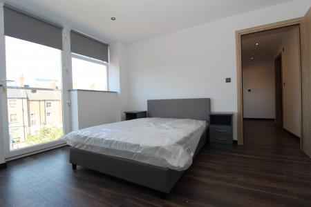 2 bedroom Flat to let in Silvester Street, City centre, Hull, HU1