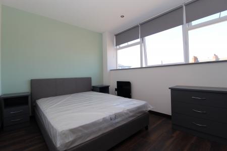 2 bedroom Flat to let in Silvester Street, City centre, Hull, HU1
