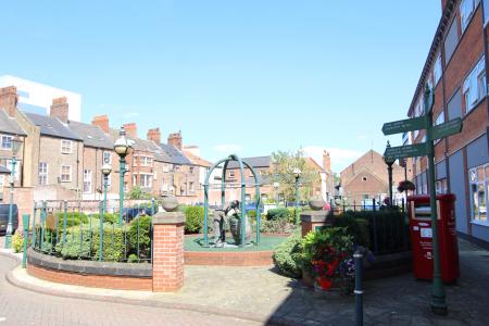 2 bedroom Flat to let in Silvester Street, City centre, Hull, HU1