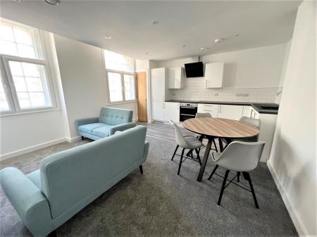 2 bedroom Flat to let in 33 Lowgate, City centre, Hull, HU1